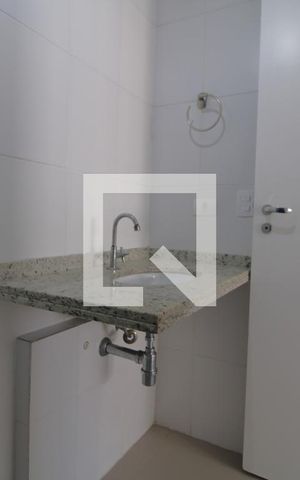 Apartamento à venda com 64m², 2 quartos e 1 vagaBanheiro da suíte
