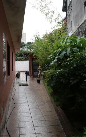 Casa à venda com 310m², 4 quartos e 3 vagasCorredor 