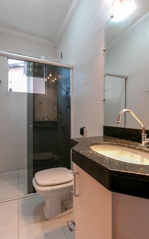 Casa de condomínio à venda com 68m², 2 quartos e 1 vagaBanheiro Social