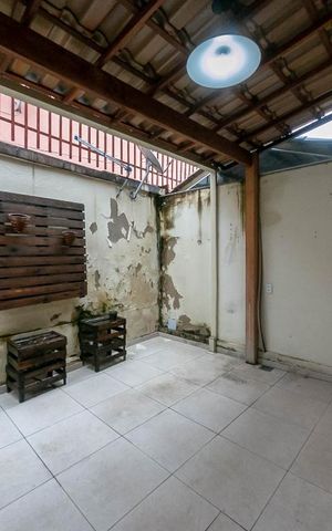 Casa de condomínio à venda com 68m², 2 quartos e 1 vagaÁrea de Serviço
