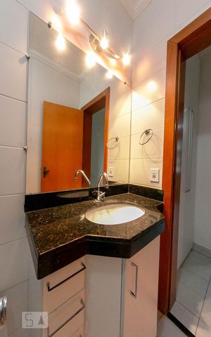 Casa de condomínio à venda com 68m², 2 quartos e 1 vagaBanheiro Social