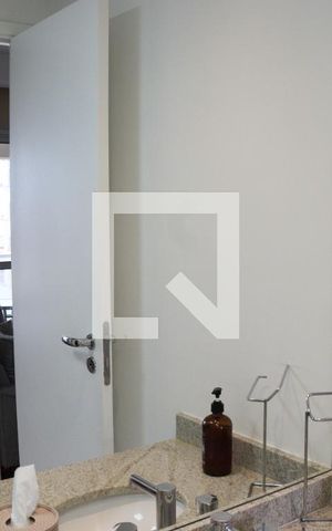 Apartamento para alugar com 46m², 1 quarto e 1 vaga Apartamento para alugar com 46m², 1 quarto e 1 vagaDetalhe do banheiro