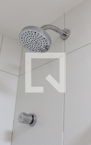 Apartamento para alugar com 46m², 1 quarto e 1 vaga Apartamento para alugar com 46m², 1 quarto e 1 vagaDetalhe do banheiro
