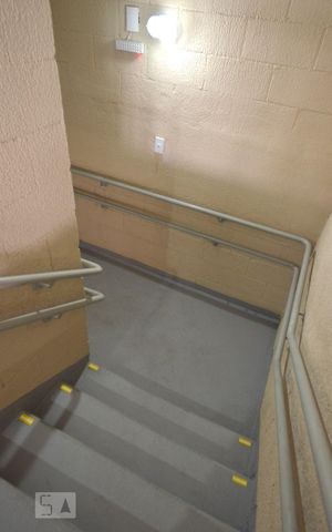 Apartamento para alugar com 40m², 2 quartos e 1 vagaÁrea comum -Área comum - escadas 