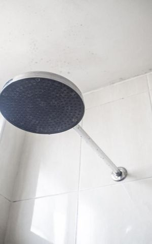 Apartamento à venda com 240m², 3 quartos e 3 vagas Apartamento à venda com 240m², 3 quartos e 3 vagasChuveiro