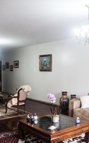 Apartamento à venda com 240m², 3 quartos e 3 vagas Apartamento à venda com 240m², 3 quartos e 3 vagasSala
