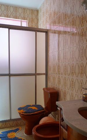 Casa à venda com 233m², 3 quartos e 3 vagasBanheiro Corredor