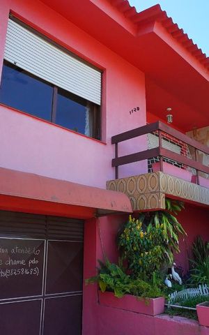 Casa à venda com 233m², 3 quartos e 3 vagasFachada da Casa