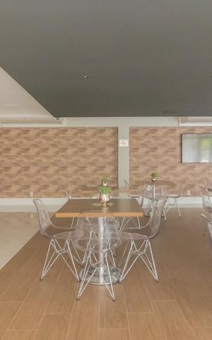 Apartamento à venda com 168m², 3 quartos e 3 vagas Apartamento à venda com 168m², 3 quartos e 3 vagasÁrea comum - Salão de festas