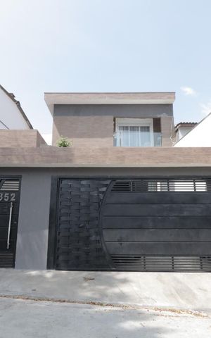 Casa para alugar com 465m², 3 quartos e 2 vagasFachada