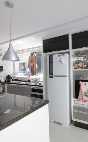 Casa para alugar com 465m², 3 quartos e 2 vagasCozinha 