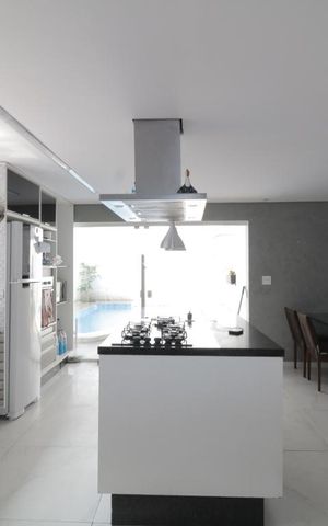 Casa para alugar com 465m², 3 quartos e 2 vagasCozinha 