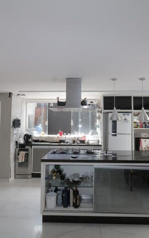 Casa para alugar com 465m², 3 quartos e 2 vagasCozinha 