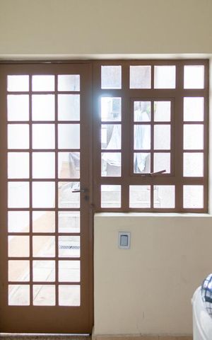 Casa à venda com 351m², 4 quartos e 4 vagas Casa à venda com 351m², 4 quartos e 4 vagasQuarto de Serviço