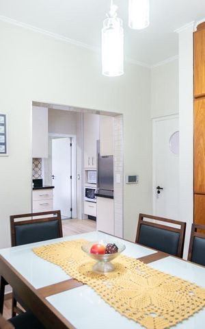 Casa à venda com 351m², 4 quartos e 4 vagas Casa à venda com 351m², 4 quartos e 4 vagasCopa
