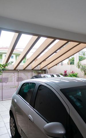 Casa à venda com 351m², 4 quartos e 4 vagas Casa à venda com 351m², 4 quartos e 4 vagasGaragem