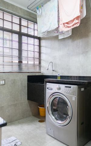 Casa à venda com 351m², 4 quartos e 4 vagas Casa à venda com 351m², 4 quartos e 4 vagasÁrea de Serviço