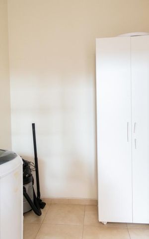 Casa à venda com 351m², 4 quartos e 4 vagas Casa à venda com 351m², 4 quartos e 4 vagasQuarto de Serviço