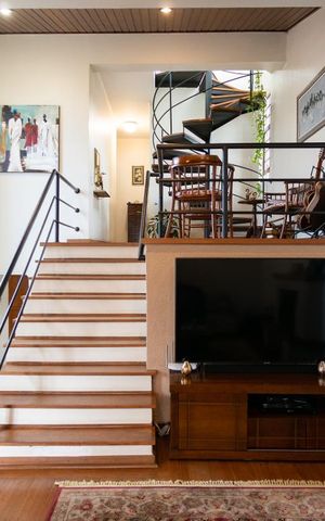 Casa à venda com 351m², 4 quartos e 4 vagas Casa à venda com 351m², 4 quartos e 4 vagasSala de Estar