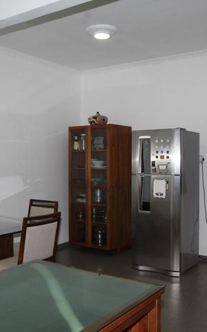 Casa à venda com 233m², 4 quartos e 1 vagaCopa