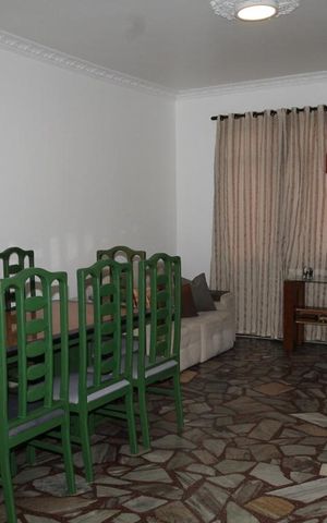Casa à venda com 233m², 4 quartos e 1 vagaSala
