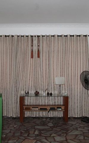 Casa à venda com 233m², 4 quartos e 1 vagaSala