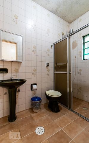 Casa à venda com 252m², 2 quartos e 5 vagasBanheiro de serviço