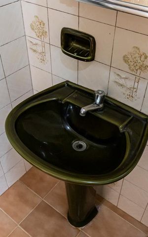 Casa à venda com 252m², 2 quartos e 5 vagasBanheiro de serviço