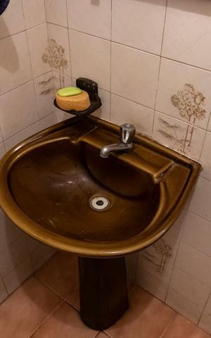 Casa à venda com 252m², 2 quartos e 5 vagasBanheiro social