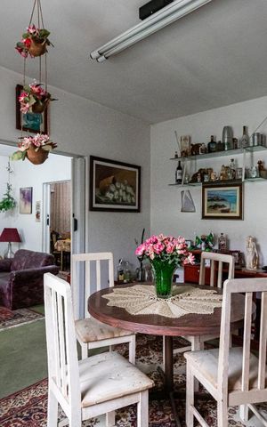 Casa à venda com 252m², 2 quartos e 5 vagasSala