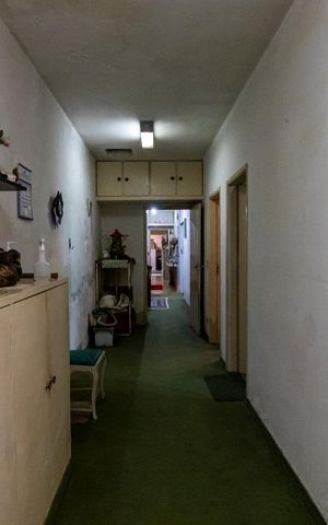 Casa à venda com 252m², 2 quartos e 5 vagasCorredor