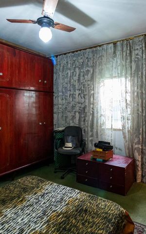 Casa à venda com 252m², 2 quartos e 5 vagasQuarto 2 - Suíte