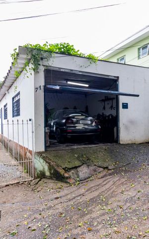 Casa à venda com 252m², 2 quartos e 5 vagasFachada