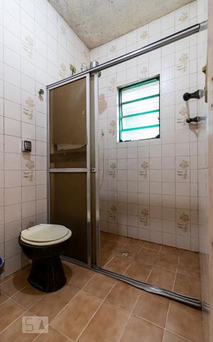 Casa à venda com 252m², 2 quartos e 5 vagasBanheiro de serviço