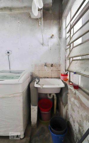 Casa à venda com 240m², 3 quartos e 2 vagasÁrea de Serviço
