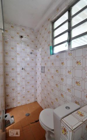 Casa à venda com 240m², 3 quartos e 2 vagasBanheiro da Suíte