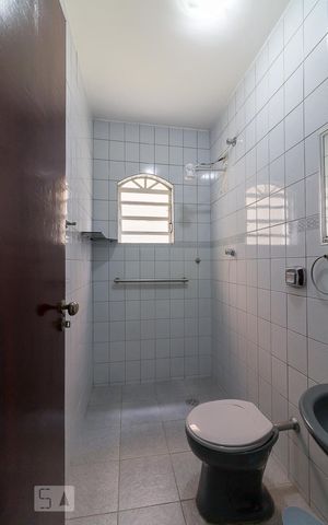 Casa à venda com 200m², 6 quartos e 1 vagaCasa 2 - banheiro social 