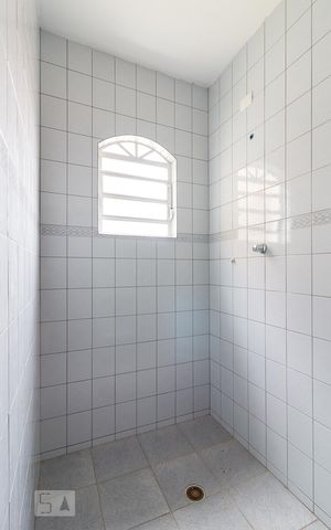 Casa à venda com 200m², 6 quartos e 1 vagaCasa 2 - banheiro quarto 4 ou cozinha