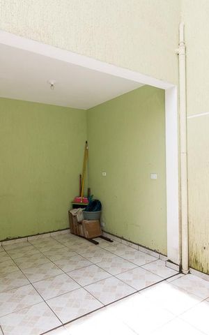 Casa à venda com 200m², 6 quartos e 1 vagaCasa 1 - quintal fundos