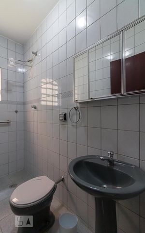 Casa à venda com 200m², 6 quartos e 1 vagaCasa 2 - banheiro social 
