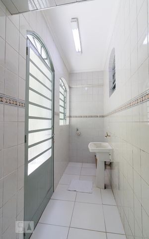 Casa à venda com 200m², 6 quartos e 1 vagaCasa 1 - área de serviço