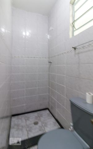 Casa à venda com 200m², 6 quartos e 1 vagaCasa 1 - banheiro