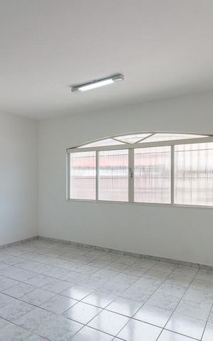 Casa à venda com 200m², 6 quartos e 1 vagaCasa 2 - quarto 1