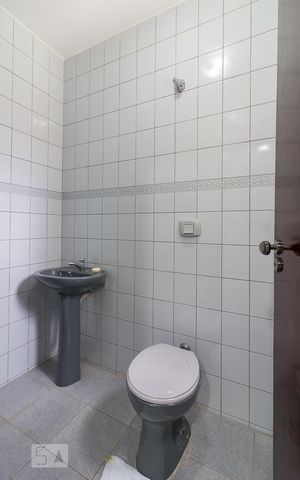 Casa à venda com 200m², 6 quartos e 1 vagaCasa 2 - lavabo