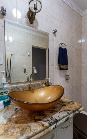 Casa à venda com 177m², 3 quartos e 2 vagas Casa à venda com 177m², 3 quartos e 2 vagasBanheiro