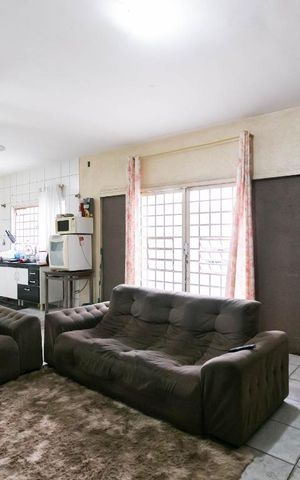 Casa à venda com 249m², 4 quartos e 6 vagas Casa à venda com 249m², 4 quartos e 6 vagasSala 1