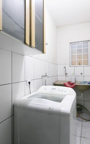 Casa à venda com 249m², 4 quartos e 6 vagas Casa à venda com 249m², 4 quartos e 6 vagasÁrea de Serviço