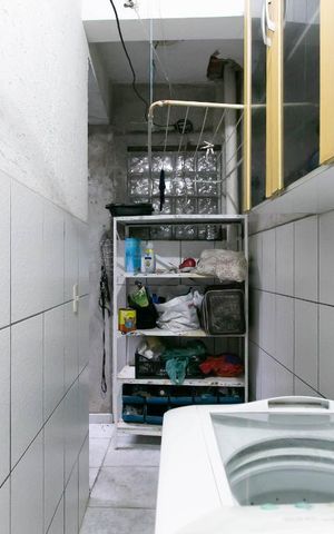 Casa à venda com 249m², 4 quartos e 6 vagas Casa à venda com 249m², 4 quartos e 6 vagasÁrea de Serviço