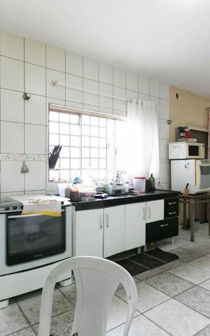 Casa à venda com 249m², 4 quartos e 6 vagas Casa à venda com 249m², 4 quartos e 6 vagasCozinha 1
