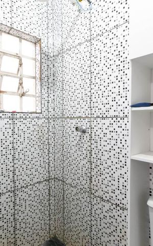 Casa à venda com 249m², 4 quartos e 6 vagas Casa à venda com 249m², 4 quartos e 6 vagasBanheiro 2